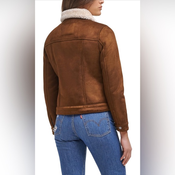 Levi's Women's Classic Sherpa Lined Trucker Jacket - Picture 2 of 10